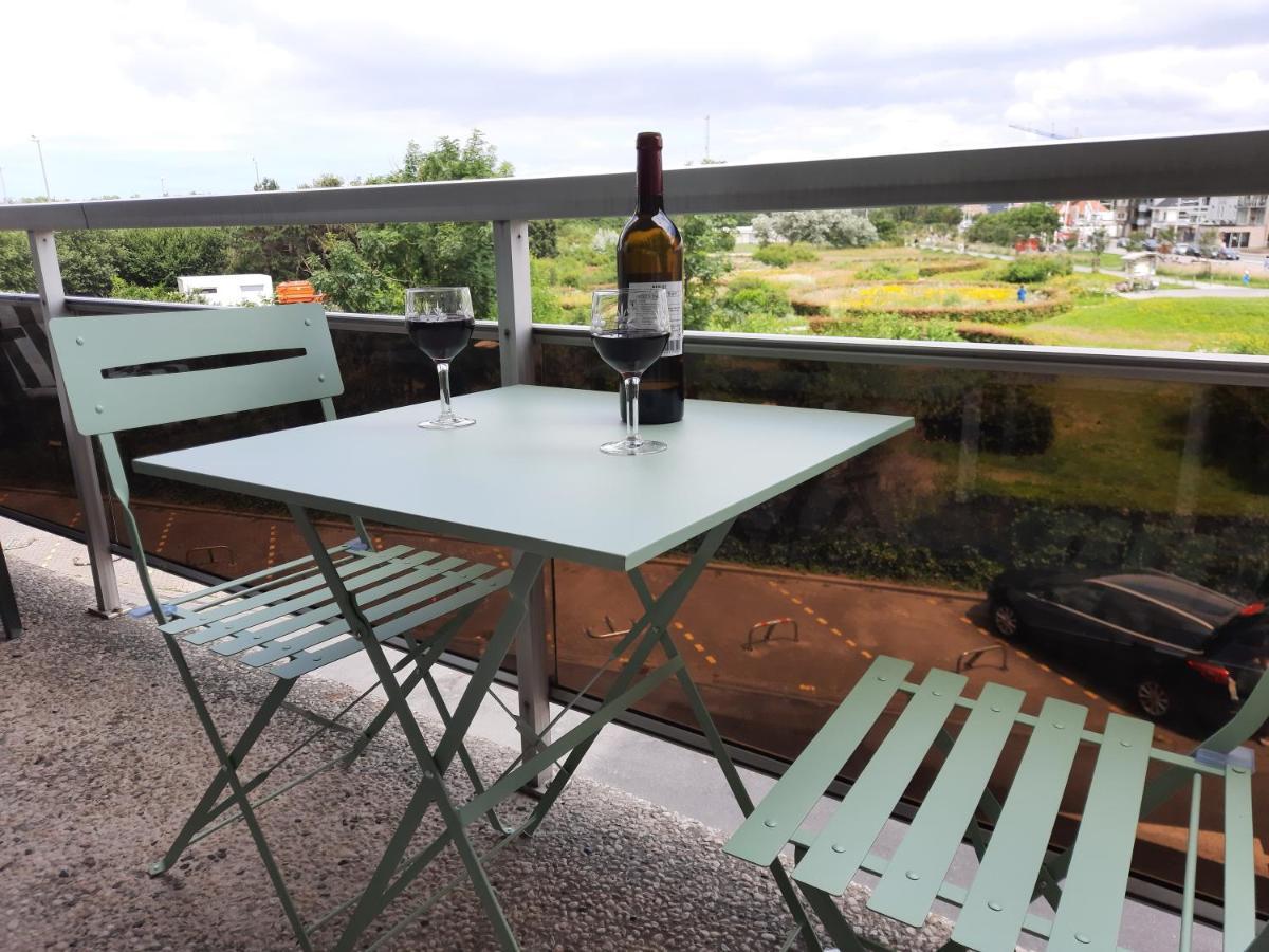 Appartement Residentie Astrid Met Private Parking Bredene Kültér fotó